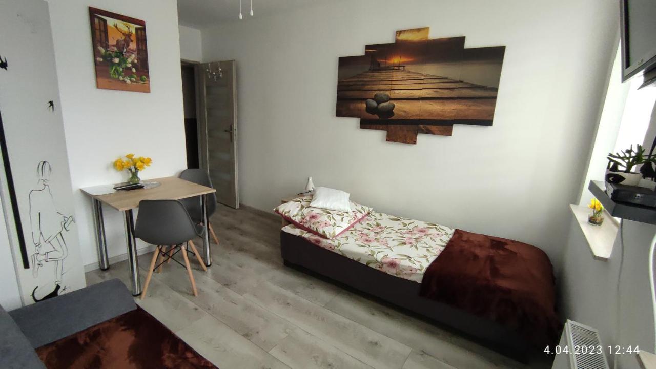 Apartament "Jelen" Cieplice Apartment Jelenia Gora Bagian luar foto